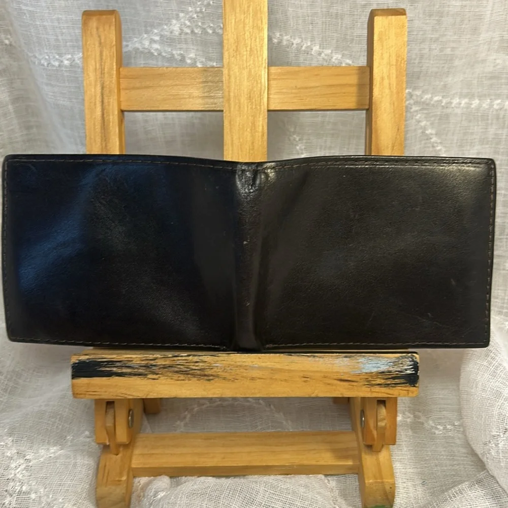 Hand crafted soft glove leather bifold wallet